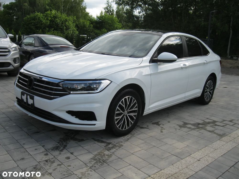 Volkswagen Jetta - 1