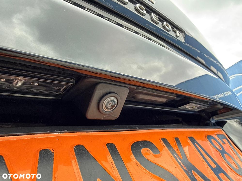 Peugeot 3008 1.2 PureTech GPF Active S&S EAT8 - 10