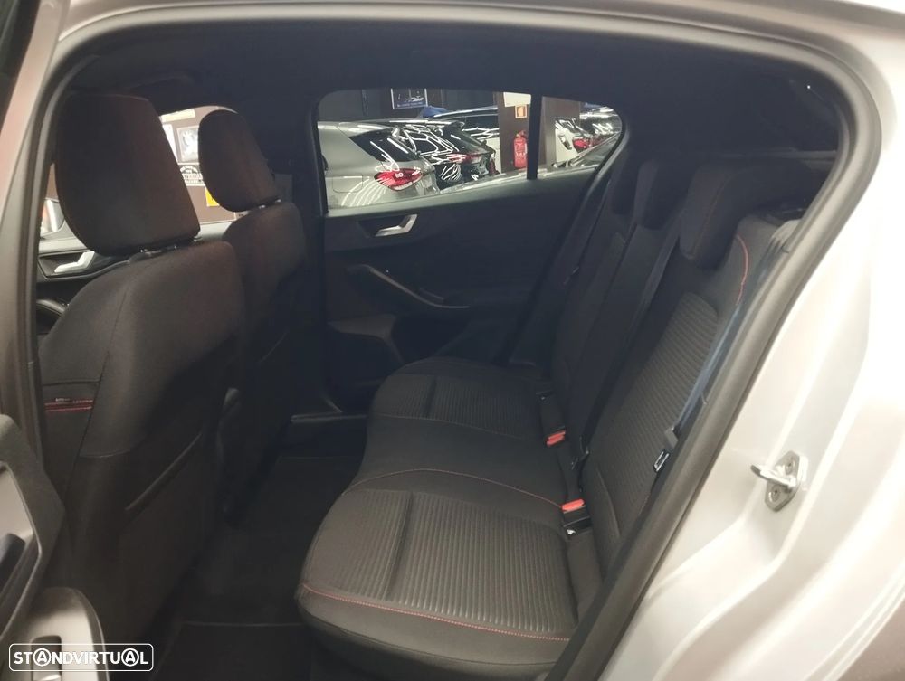 Ford Focus 1.0 EcoBoost MHEV ST-Line - 13
