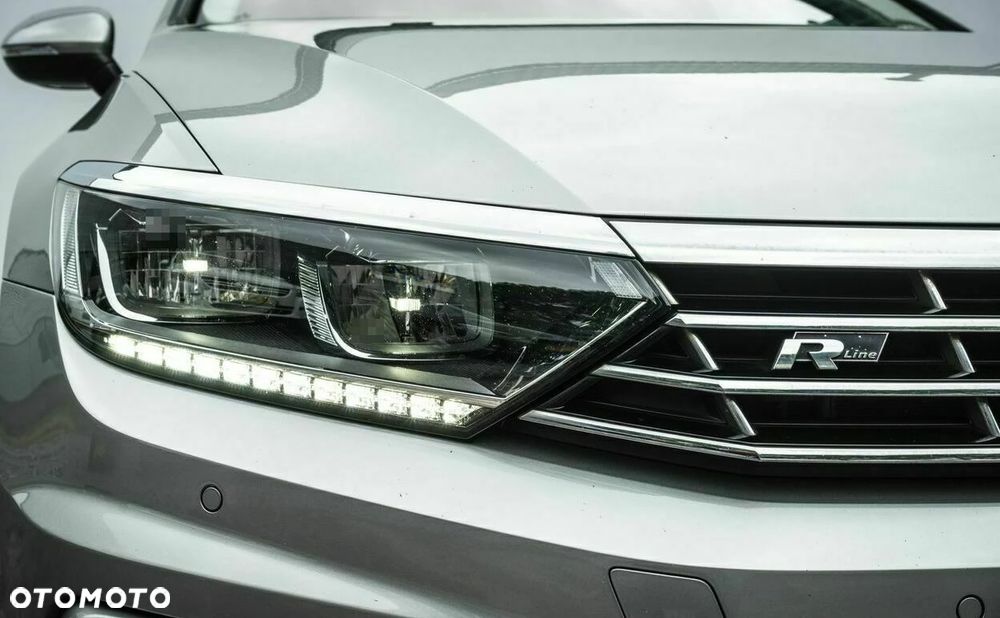 Volkswagen Passat 2.0 TDI (BlueMotion Technology) Highline - 34