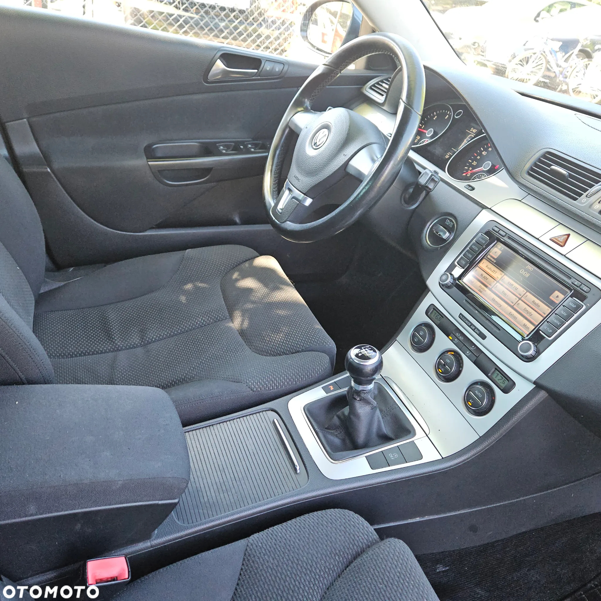 Volkswagen Passat 2.0 TDI DPF Highline - 17