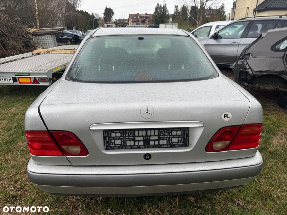 Mercedes-Benz Klasa E 230 Avantgarde - 2