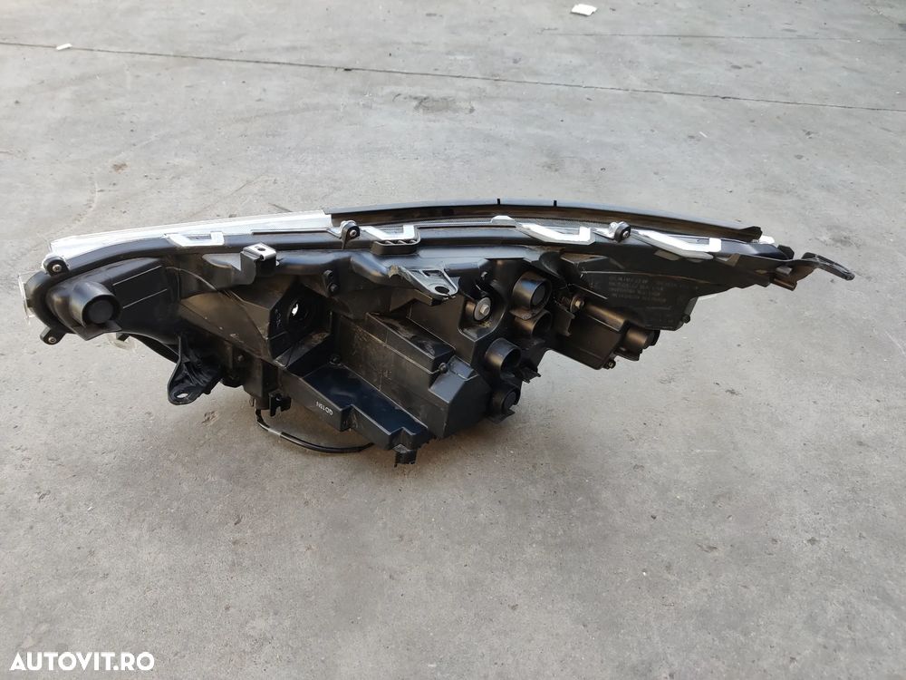 Far dreapta Xenon + LED TOYOTA RAV4 XA50 2022-2025 Facelift - 7