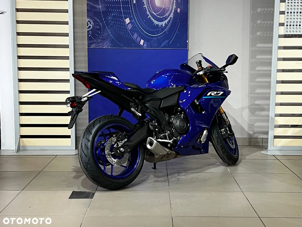 Yamaha R7 - 8