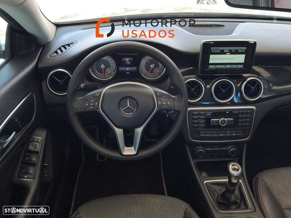 Mercedes-Benz CLA 200 CDI Urban - 12