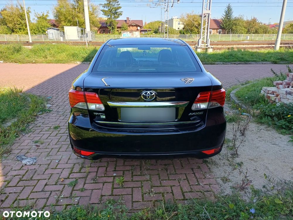 Toyota Avensis 2.0 D-4D Executive - 6