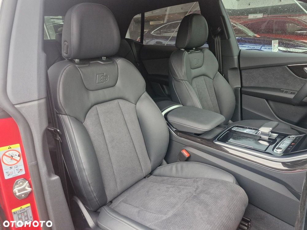 Audi Q8 - 8