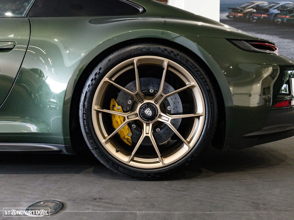 Porsche 911 (992) GT3 Touring Package - 9