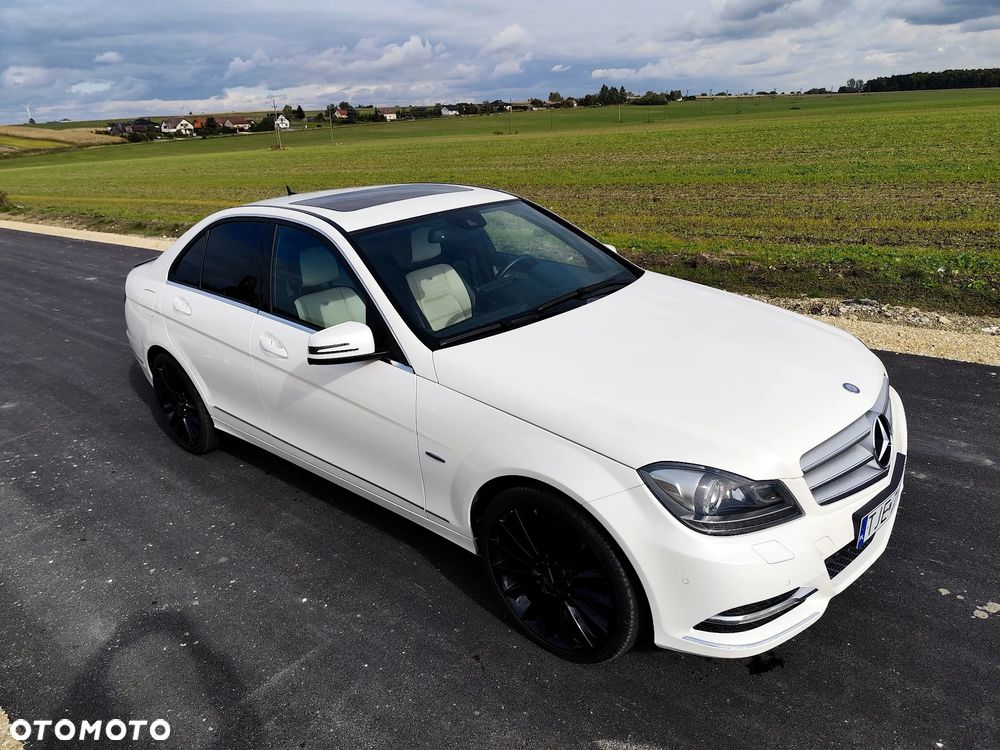 Mercedes-Benz Klasa C 350 BlueEff Avantgarde - 2