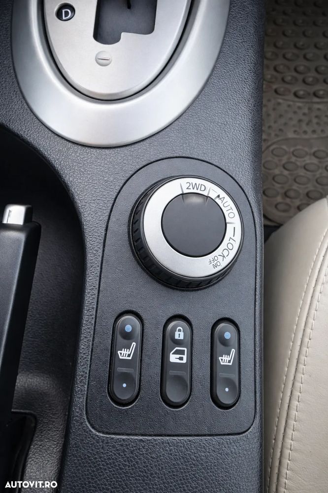 Nissan Qashqai 2.0 DCI 4 x 4 DPF Aut tekna - 8