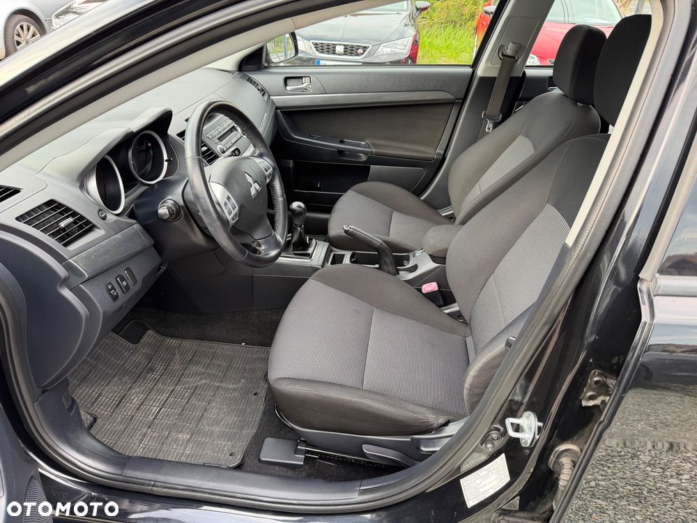 Mitsubishi Lancer 1.8 Intense - 29