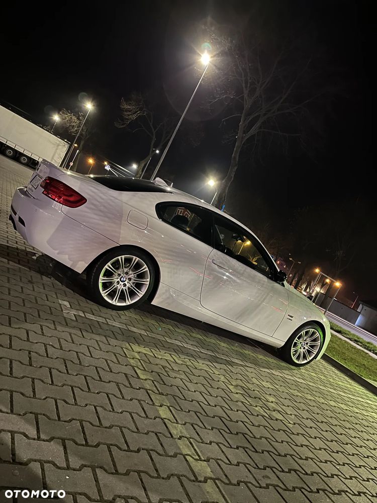 BMW Seria 3 320d DPF M Sport Edition - 27