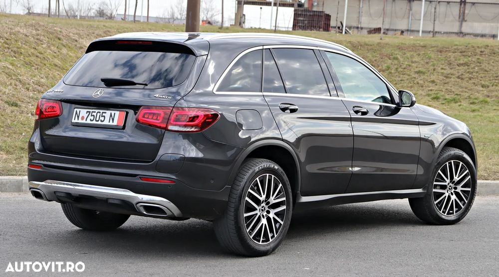 Mercedes-Benz GLC 300 e 4MATIC - 10