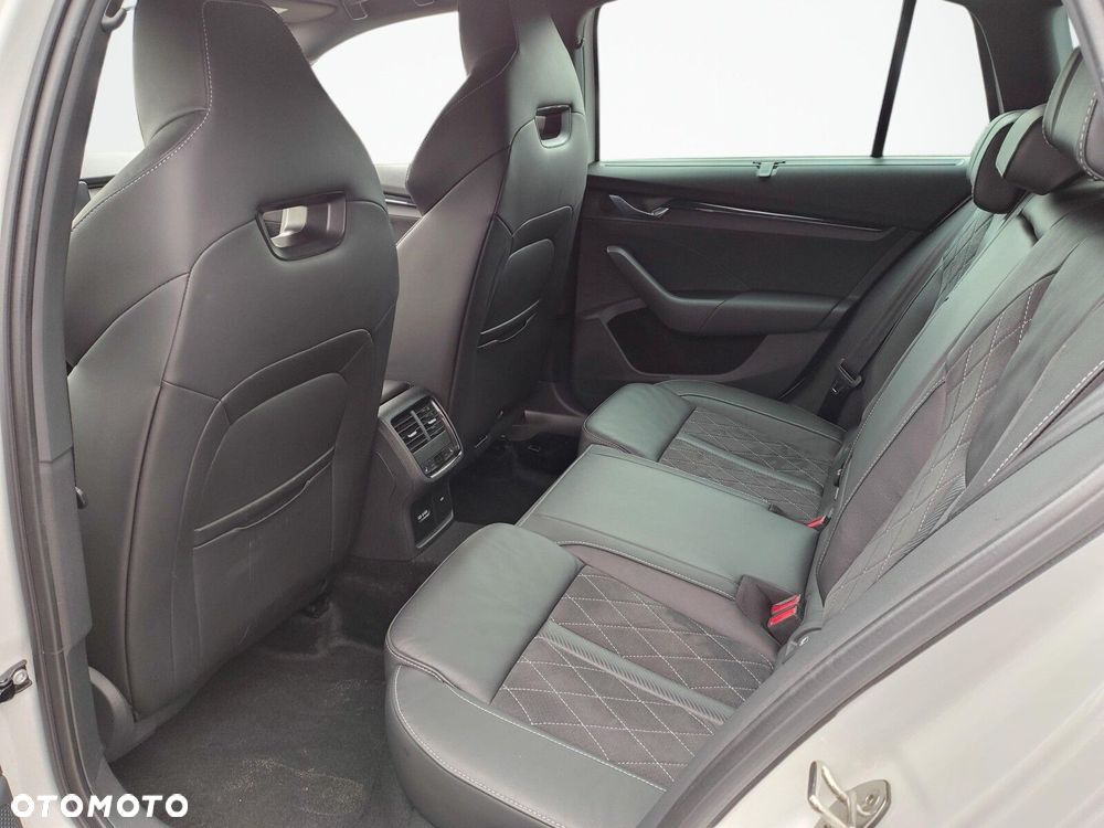 Skoda Octavia 2.0 TDI RS DSG - 11