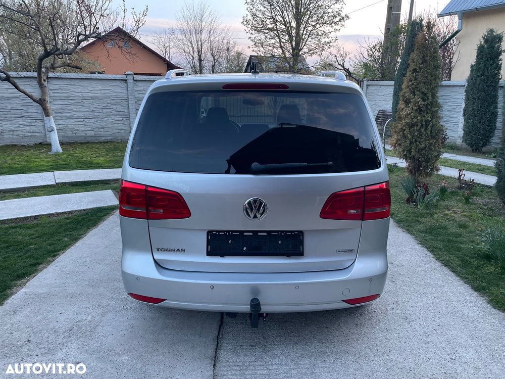 Volkswagen Touran - 11