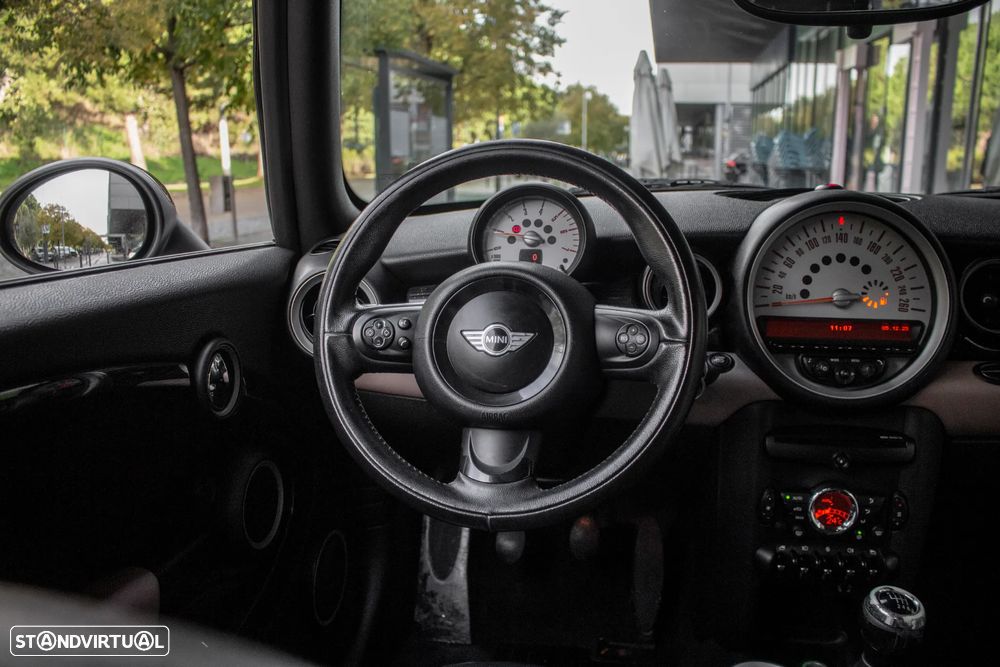 MINI 3 Portas Cooper D - 33