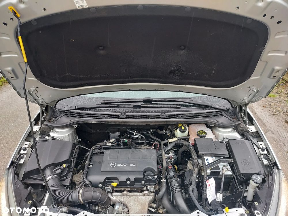 Opel Astra 1.4 Turbo - 26