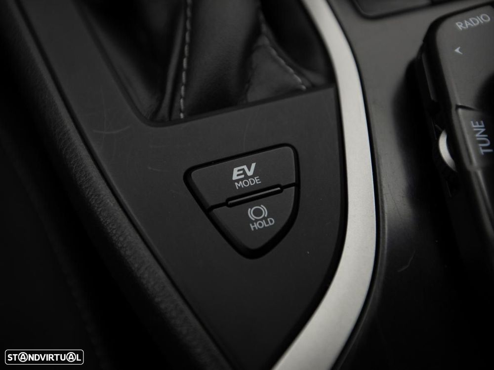 Lexus UX 250h Business - 20