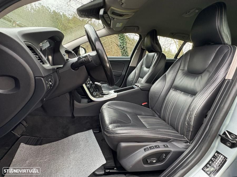 Volvo V60 2.4 D6 Summum AWD Phev - 18