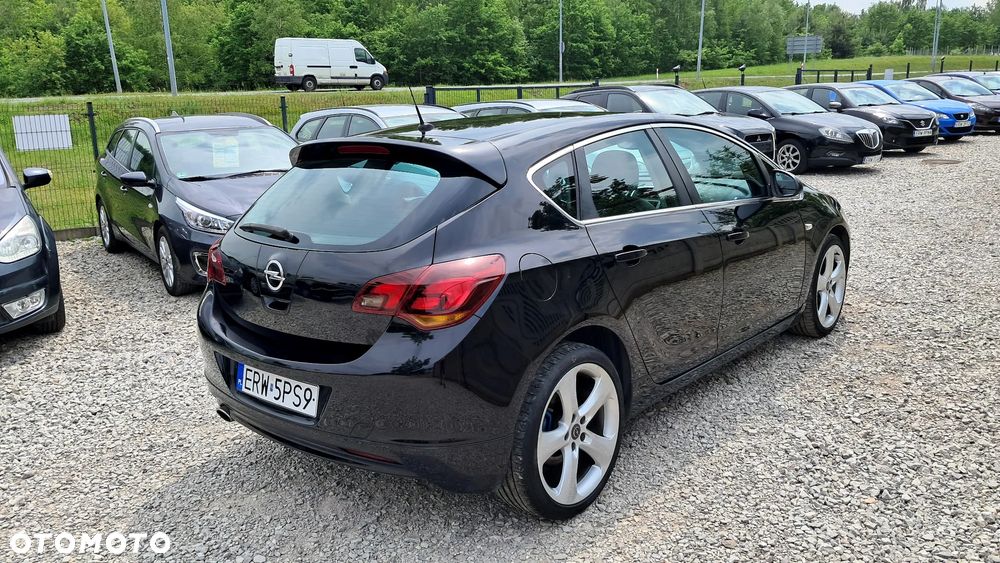 Opel Astra GTC 1.6 Turbo Edition - 29