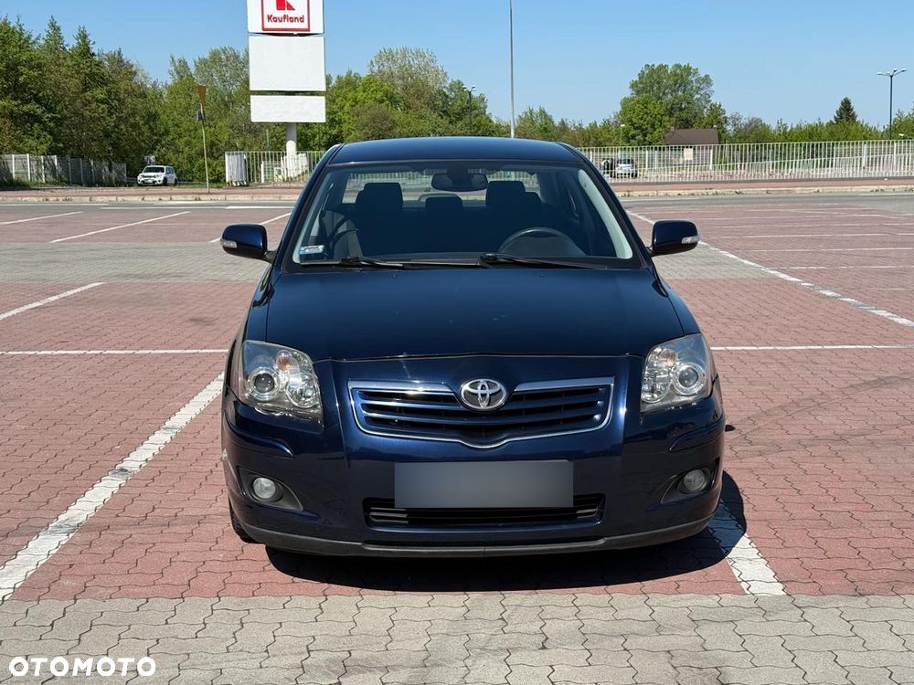 Toyota Avensis 2.0 D-4D Sol - 2