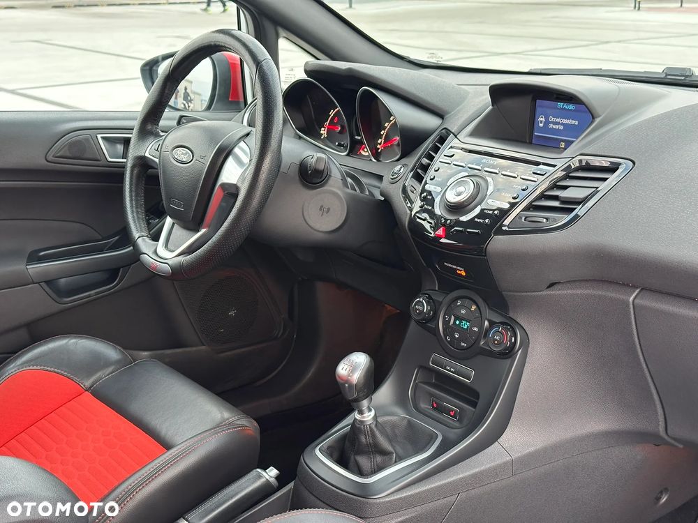 Ford Fiesta 1.6 EcoBoost ST - 26
