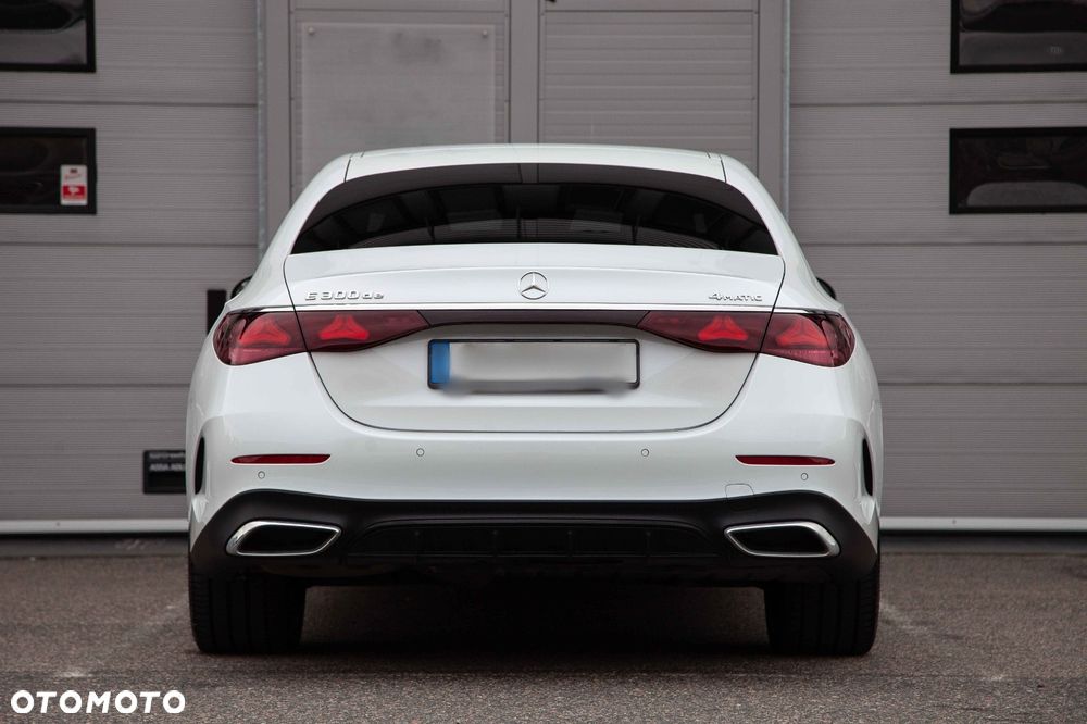 Mercedes-Benz Klasa E 300 de 4-Matic AMG - 4