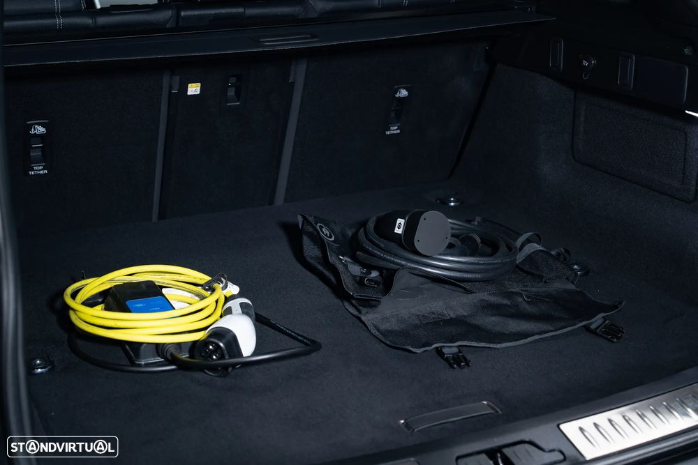 Land Rover Range Rover Velar P400e - 12