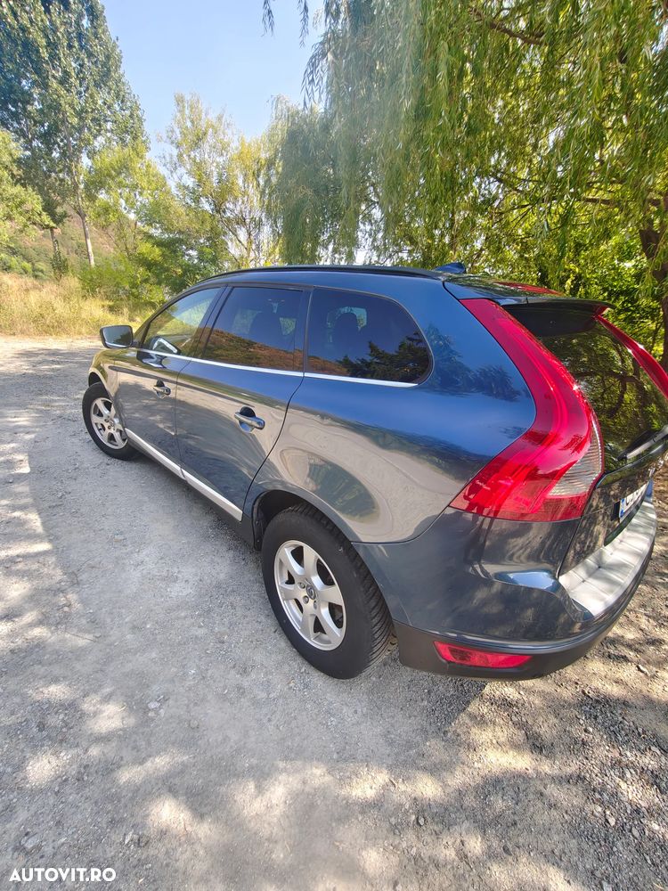 Volvo XC 60 2.4D AWD Momentum - 10