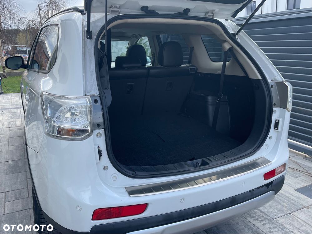 Mitsubishi Outlander - 15