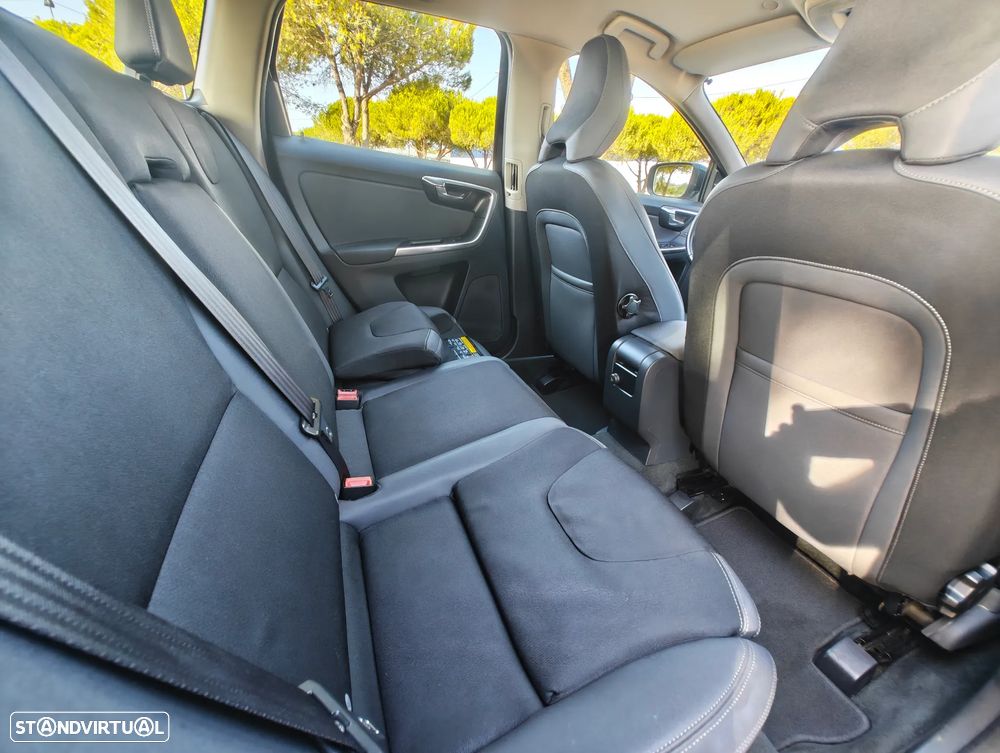 Volvo XC 60 2.0 D4 Momentum Start/Stop - 16