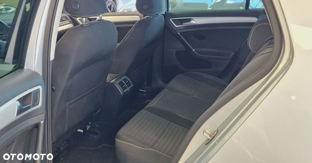 Volkswagen Golf - 15