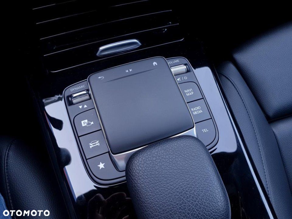 Mercedes-Benz CLA - 36