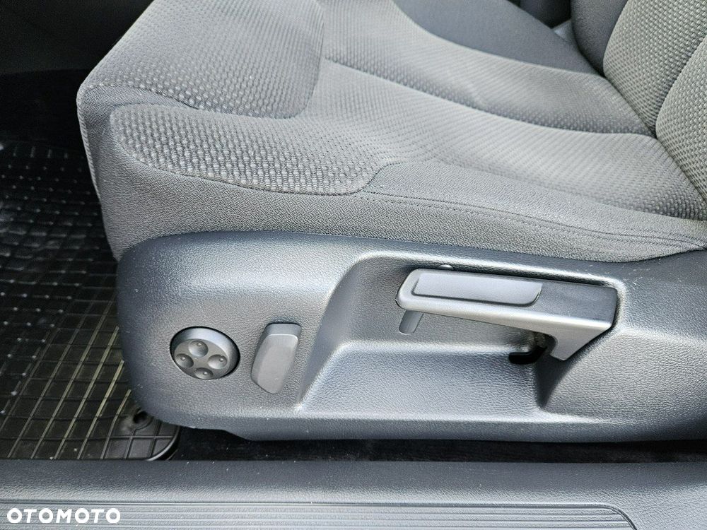 Volkswagen Passat - 14