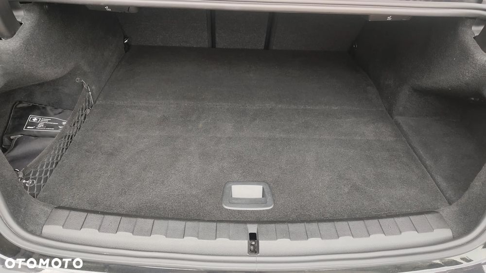 BMW Seria 3 330e Advantage - 37