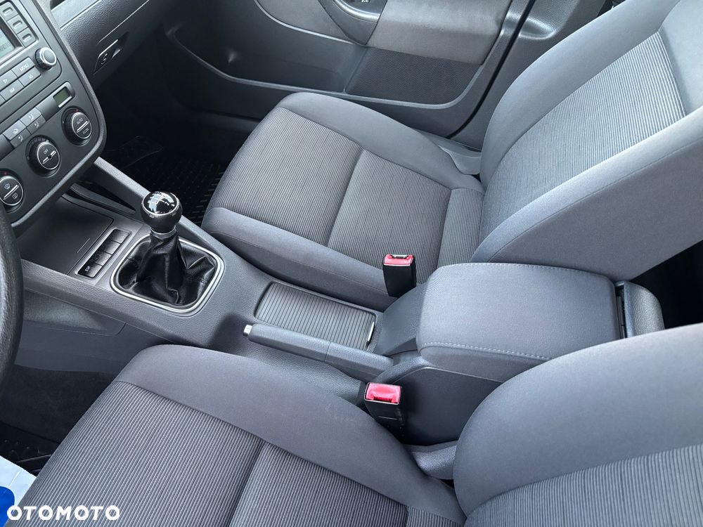 Volkswagen Golf 1.6 Basis - 31