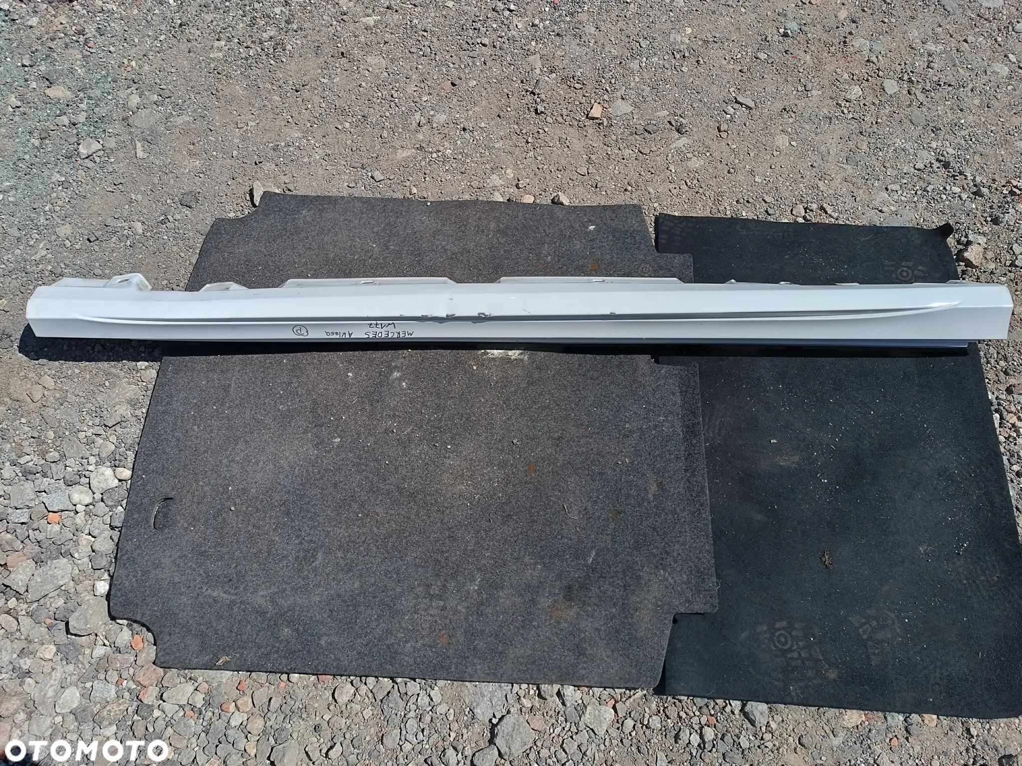 LISTWA PROGOWA PRAWA MERCEDES A KLASA W177 - 1