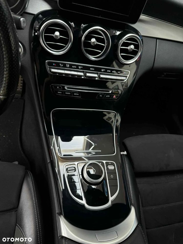 Mercedes-Benz Klasa C 300 9G-TRONIC - 11