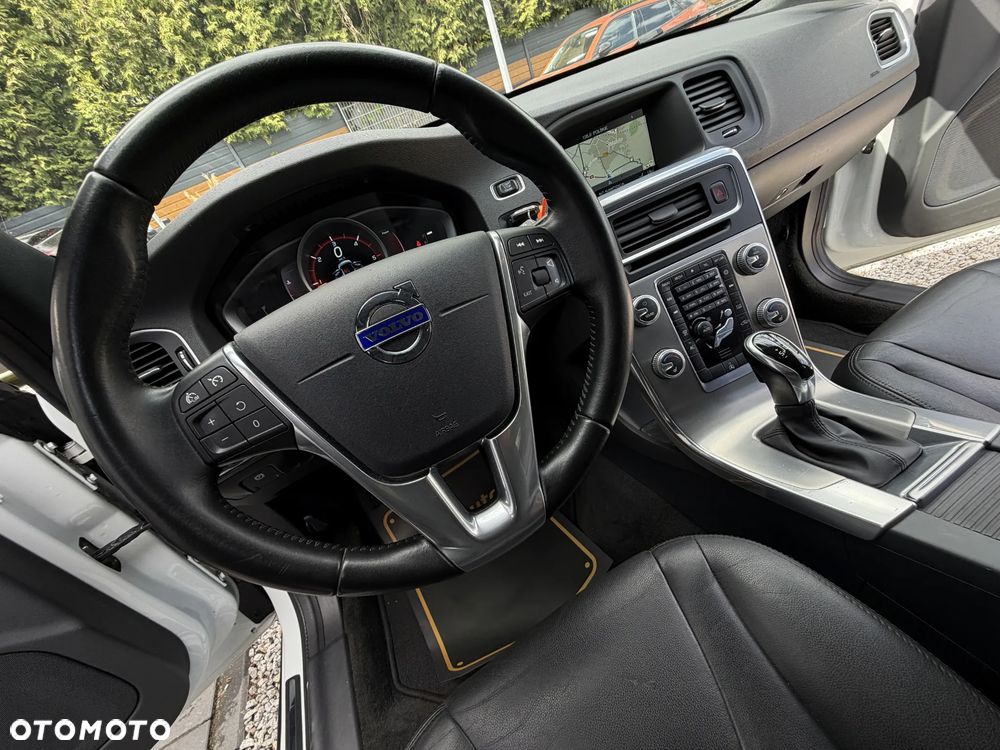 Volvo V60 Cross Country D3 Geartronic Summum - 29
