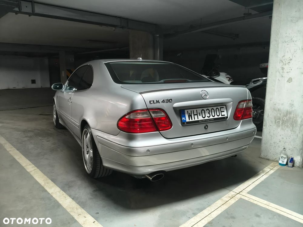 Mercedes-Benz CLK - 24