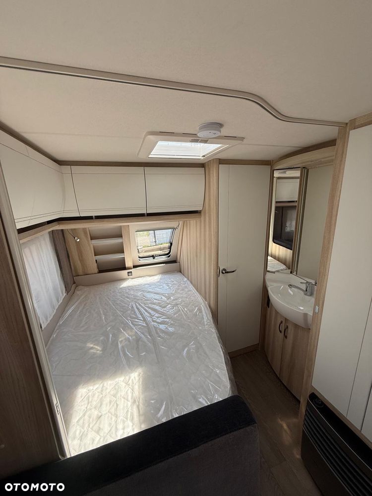 Hobby De Luxe 400 SFE - 16