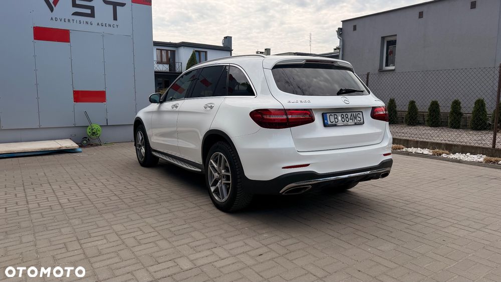 Mercedes-Benz GLC 300 4Matic 9G-TRONIC AMG Line - 5