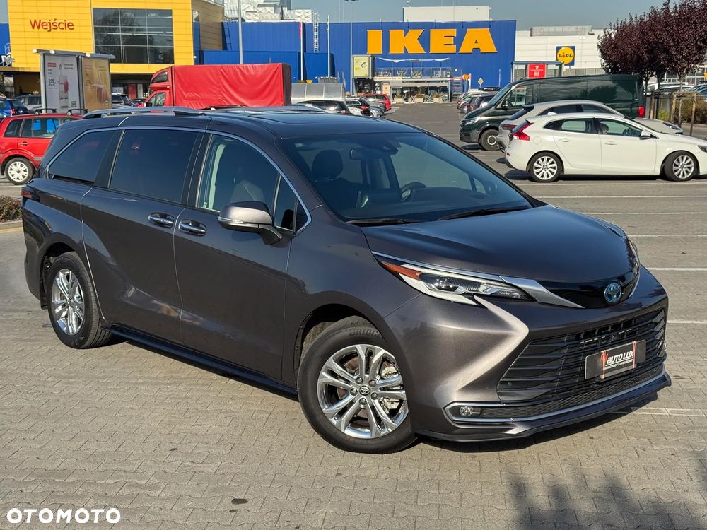 Toyota Sienna - 2