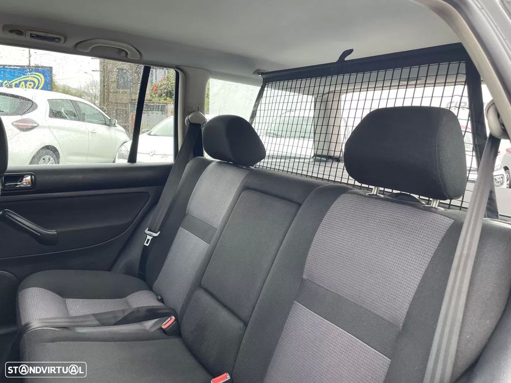 VW Golf Variant 1.9 TDi Highline - 24