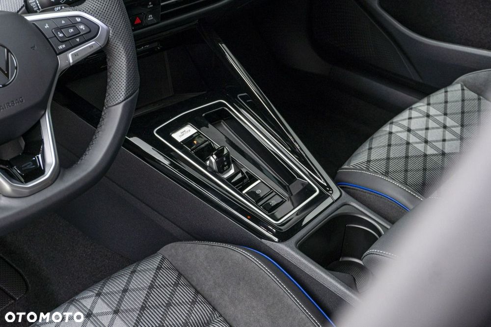 Volkswagen Golf - 16