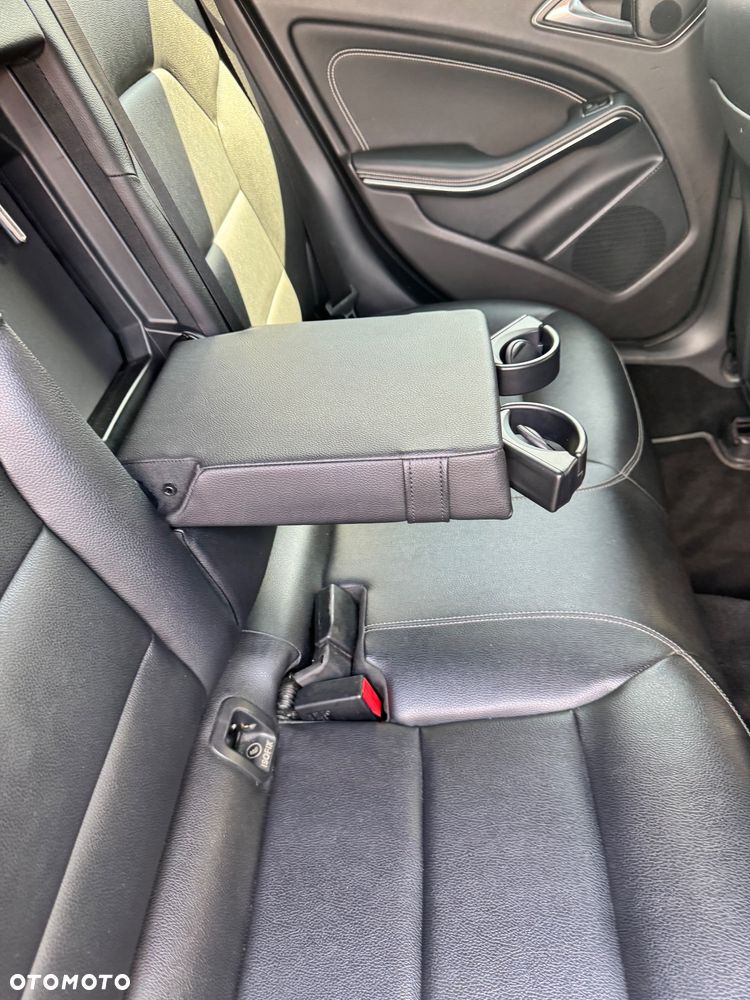 Mercedes-Benz GLA 250 7G-DCT Style - 8