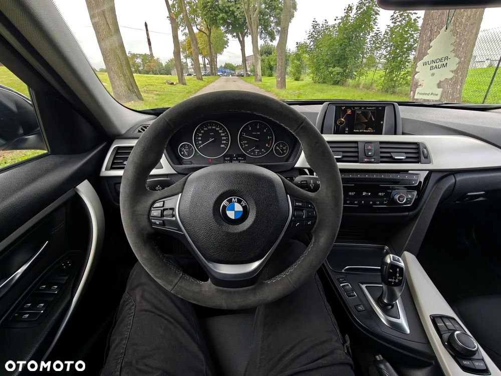 BMW Seria 3 318d Edition M Sport Shadow - 17