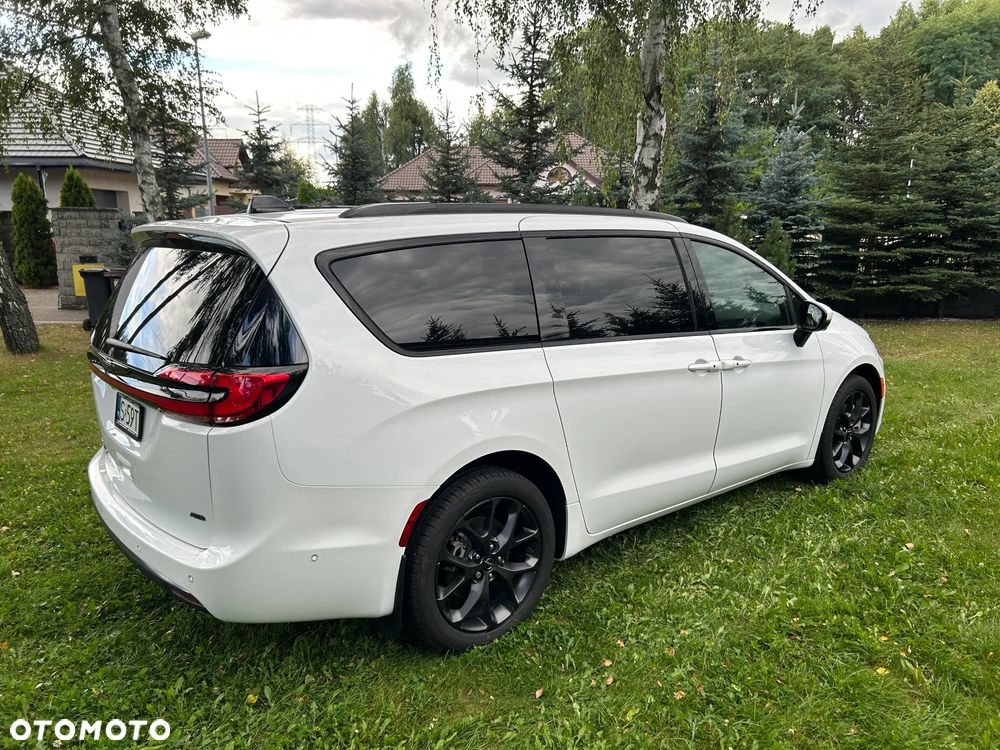 Chrysler Pacifica - 11