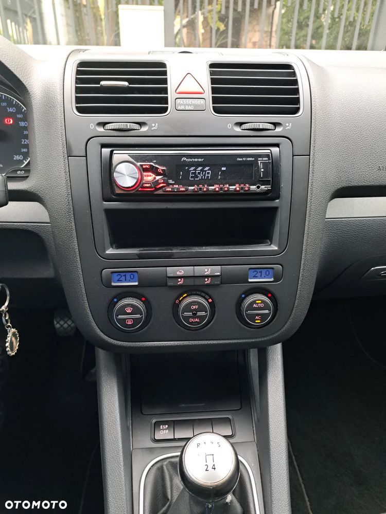 Volkswagen Golf - 16