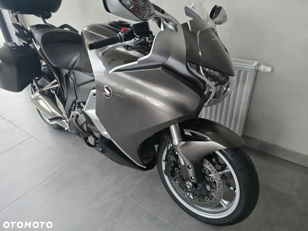 Honda VFR - 24